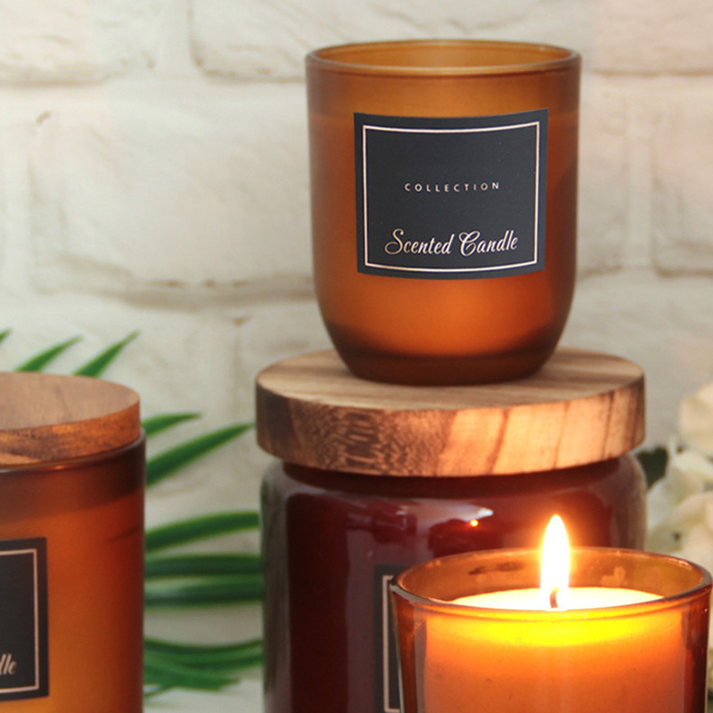 Candle wholesaler customized scented candle with private label in different sizes and colors